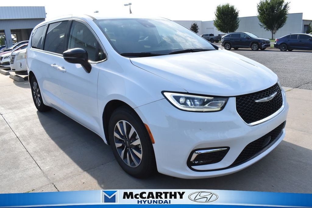 2024 Chrysler Pacifica Hybrid Select
