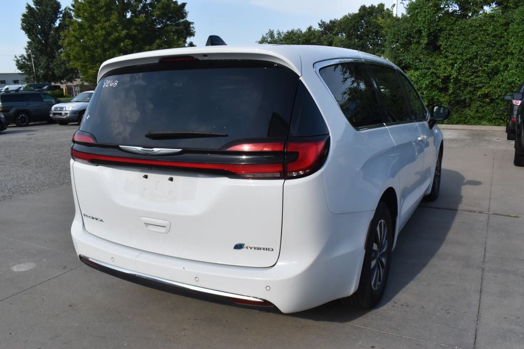 2024 Chrysler Pacifica Hybrid Select