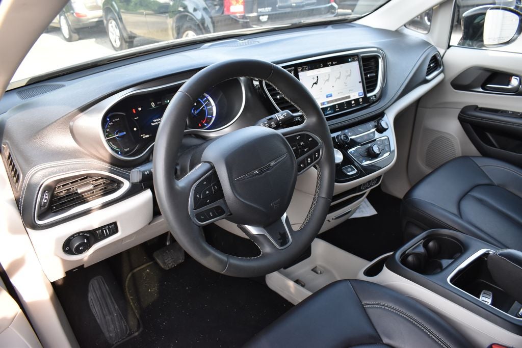 2024 Chrysler Pacifica Hybrid Select